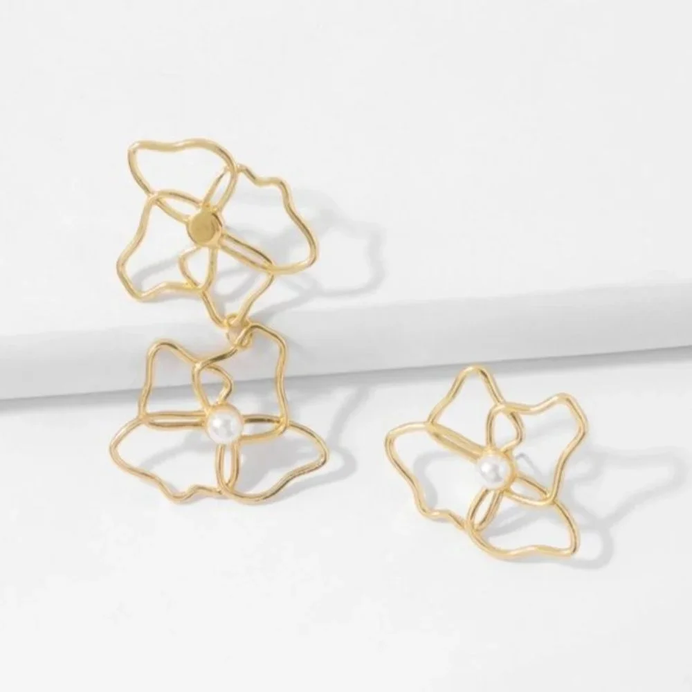 ♥ Flower Asymmetrical Earrings♥
